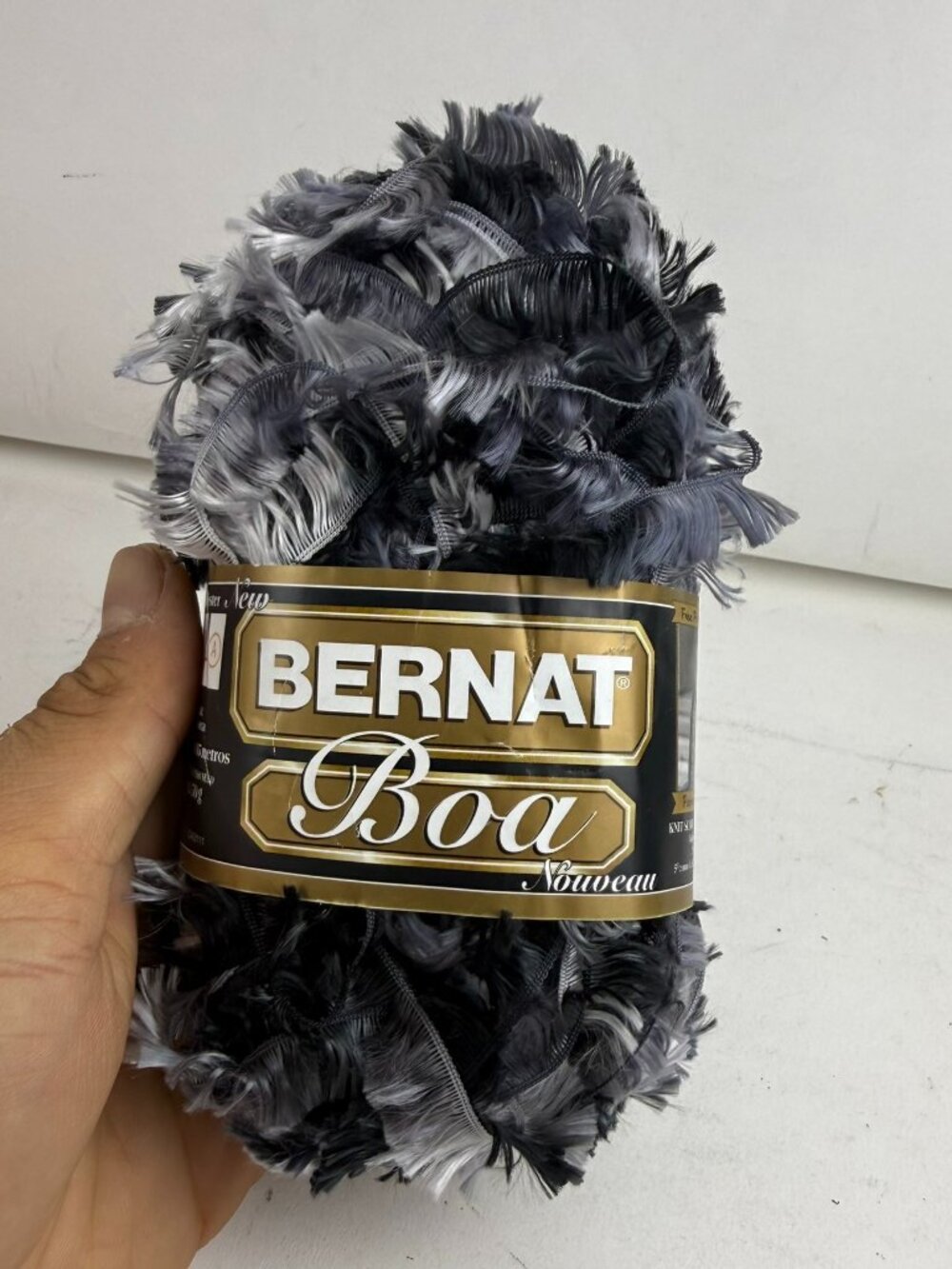 Bernat Boa Nouveau Eyelash Yarn 50g 71 Yds Skein Ostrich Gray Black 81042